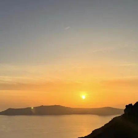 Premium Santorini Campbell 1 Bedroom Spectacular Aegean Sea Views Private Outdoor Hot Tub Villa *