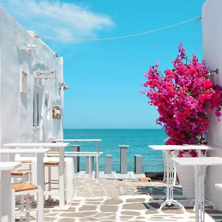 Premium Santorini Campbell 1 Bedroom Spectacular Aegean Sea Views Private Outdoor Hot Tub イメロヴィグリ