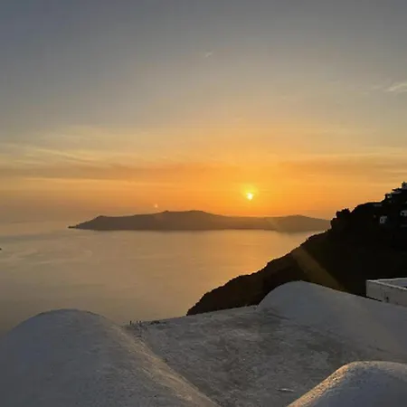 Willa Premium Santorini Campbell 1 Bedroom Spectacular Aegean Sea Views Private Outdoor Hot Tub Imerovigli (Santorini)